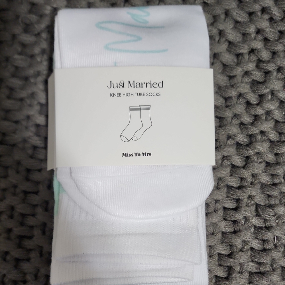 Knee High Tube Socks - White